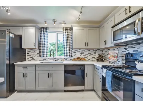 1819 SE 173rd Avenue Vancouver WA 98683