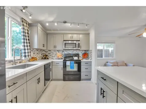 1819 SE 173rd Avenue Vancouver WA 98683