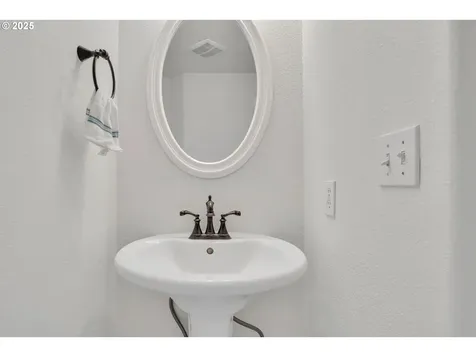 1819 SE 173rd Avenue Vancouver WA 98683
