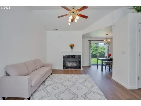 1819 SE 173rd Avenue Vancouver WA 98683