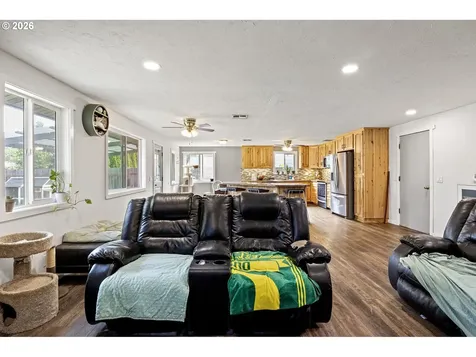 4577 Liberty Street Eugene OR 97402