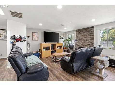 4577 Liberty Street Eugene OR 97402