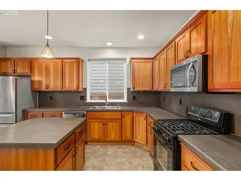 2073 SE 48th Avenue Hillsboro OR 97123