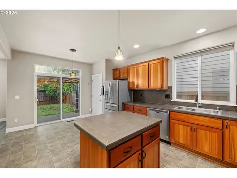 2073 SE 48th Avenue Hillsboro OR 97123