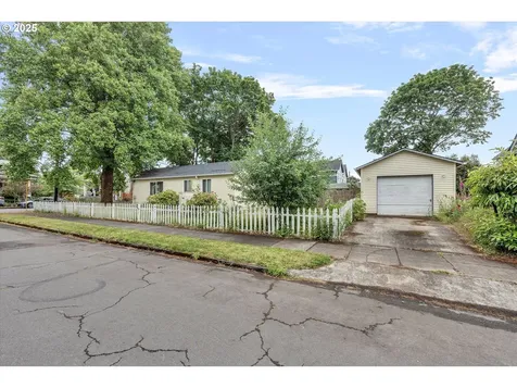 3907 SE 62nd Avenue Portland OR 97206