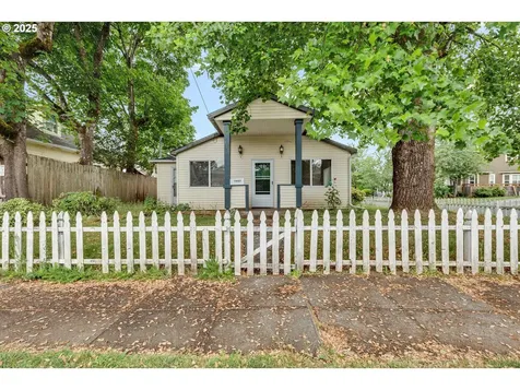 3907 SE 62nd Avenue Portland OR 97206