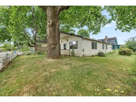 3907 SE 62nd Avenue Portland OR 97206