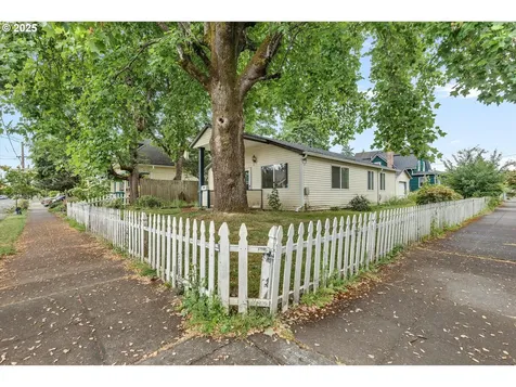 3907 SE 62nd Avenue Portland OR 97206