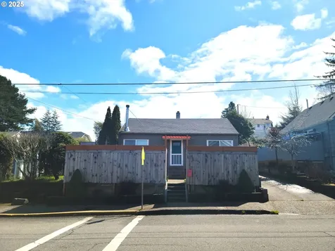 1063 Elrod Avenue Coos Bay OR 97420