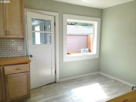 1063 Elrod Avenue Coos Bay OR 97420