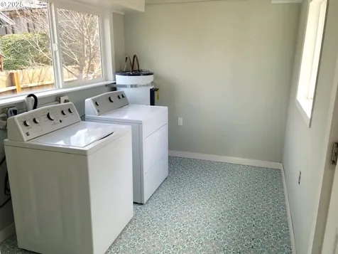 1063 Elrod Avenue Coos Bay OR 97420