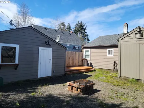 1063 Elrod Avenue Coos Bay OR 97420