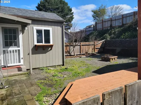 1063 Elrod Avenue Coos Bay OR 97420