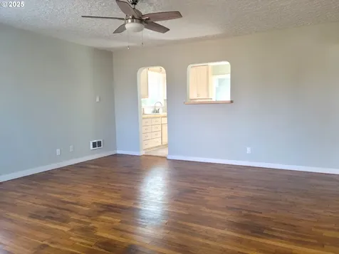 1063 Elrod Avenue Coos Bay OR 97420
