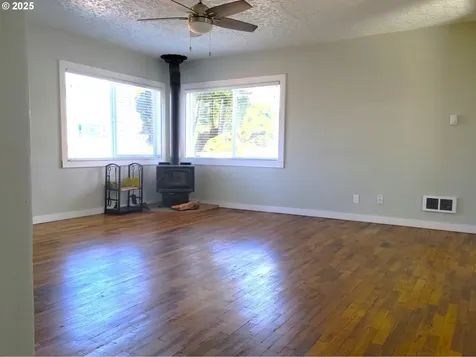 1063 Elrod Avenue Coos Bay OR 97420
