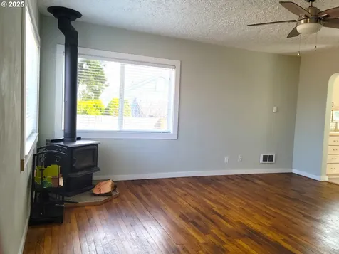 1063 Elrod Avenue Coos Bay OR 97420