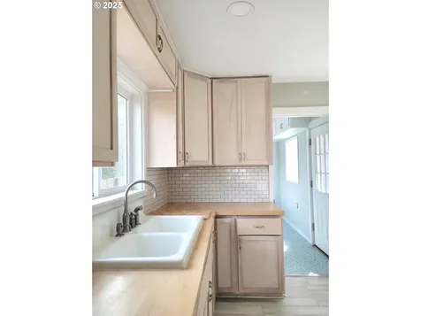 1063 Elrod Avenue Coos Bay OR 97420