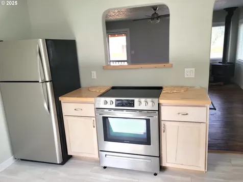 1063 Elrod Avenue Coos Bay OR 97420