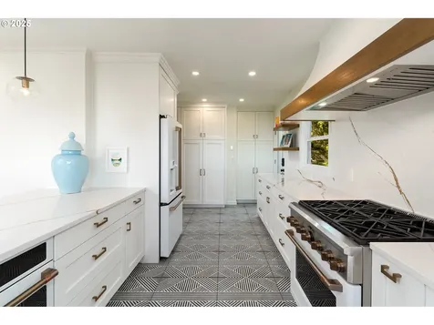 6442 SW Parkhill Drive Portland OR 97239
