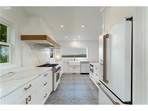 6442 SW Parkhill Drive Portland OR 97239