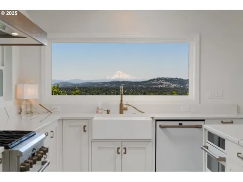 6442 SW Parkhill Drive Portland OR 97239