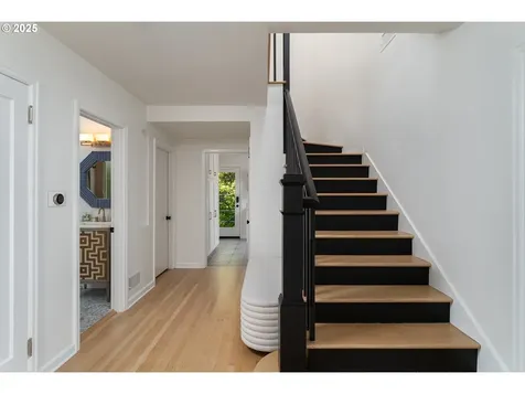 6442 SW Parkhill Drive Portland OR 97239