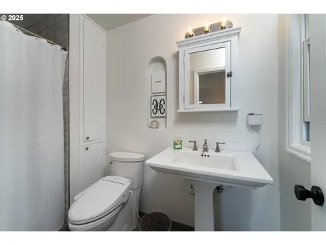 6442 SW Parkhill Drive Portland OR 97239