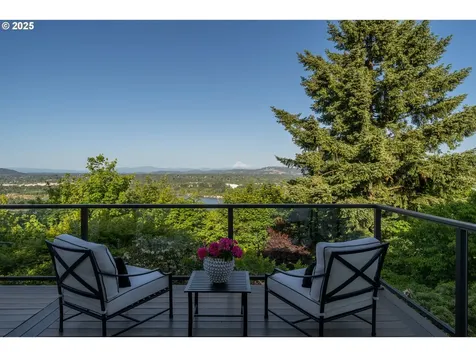 6442 SW Parkhill Drive Portland OR 97239