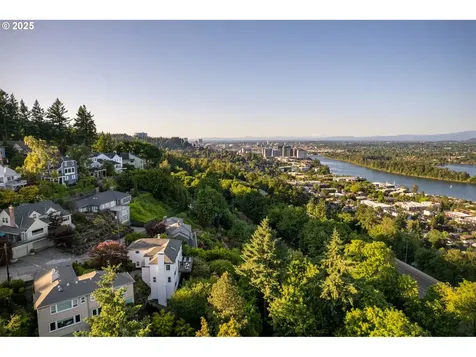 6442 SW Parkhill Drive Portland OR 97239