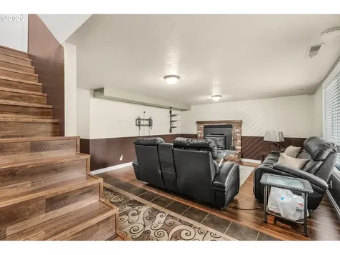 1387 Windsong Court NW Salem OR 97304