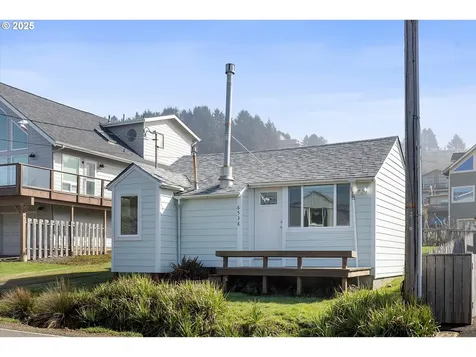 6538 NE Logan Road Lincoln City OR 97367