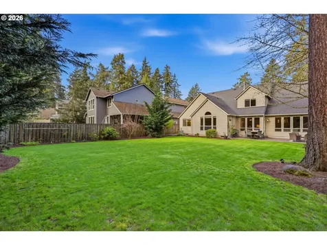 15498 SE River Forest Drive Milwaukie OR 97267