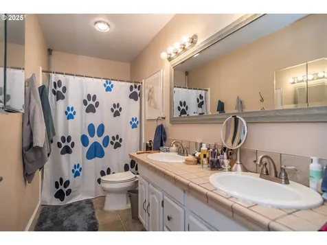 258 Hunter Hill Lane Roseburg OR 97471