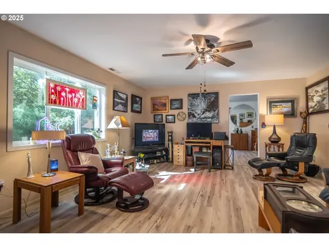 258 Hunter Hill Lane Roseburg OR 97471