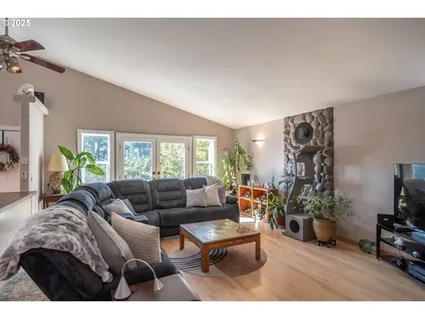 258 Hunter Hill Lane Roseburg OR 97471