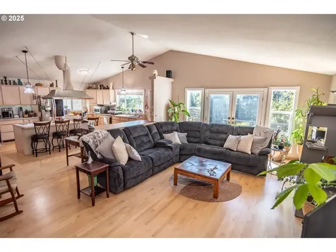 258 Hunter Hill Lane Roseburg OR 97471