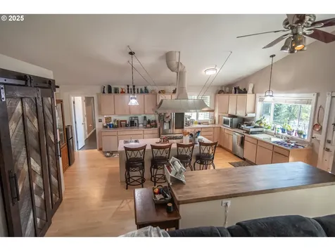 258 Hunter Hill Lane Roseburg OR 97471