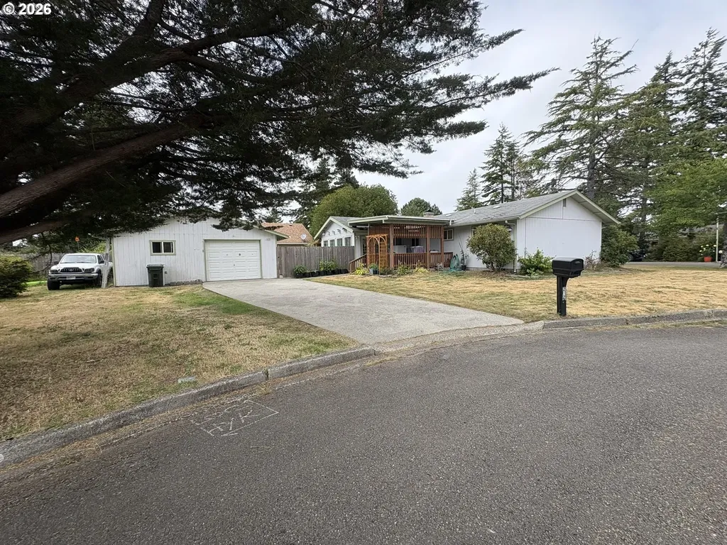 2320 20th Street Florence OR 97439