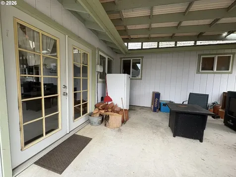 2320 20th Street Florence OR 97439