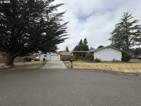 2320 20th Street Florence OR 97439