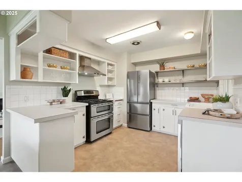 2950 NE 121st Avenue Portland OR 97220