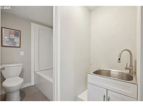 2950 NE 121st Avenue Portland OR 97220