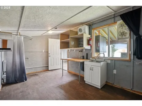 2950 NE 121st Avenue Portland OR 97220