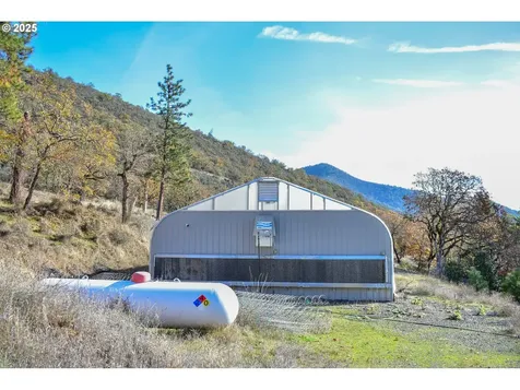 1379 Humbug Creek Road Applegate OR 97530