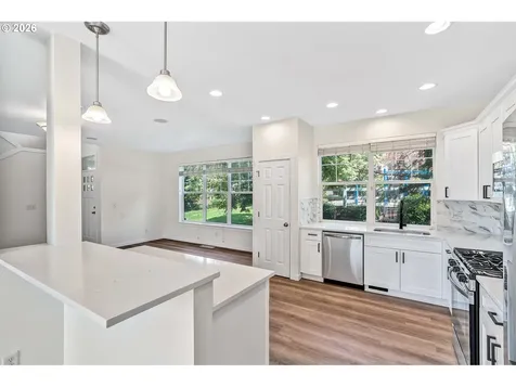 241 SW 105th Terrace Portland OR 97225