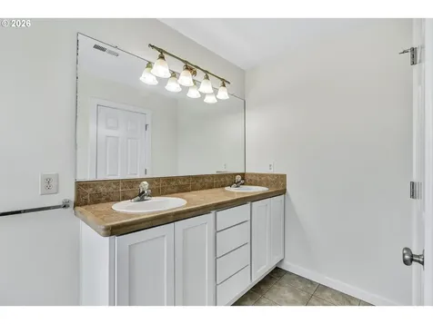 241 SW 105th Terrace Portland OR 97225