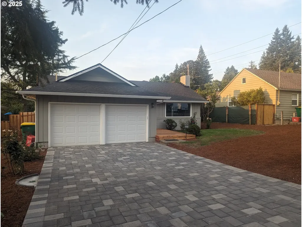 8009 SW Mapleleaf Street Portland OR 97223