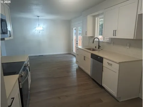 8009 SW Mapleleaf Street Portland OR 97223