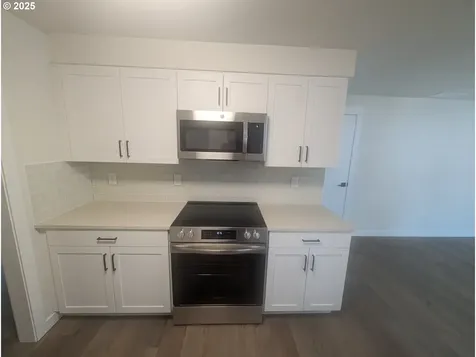 8009 SW Mapleleaf Street Portland OR 97223