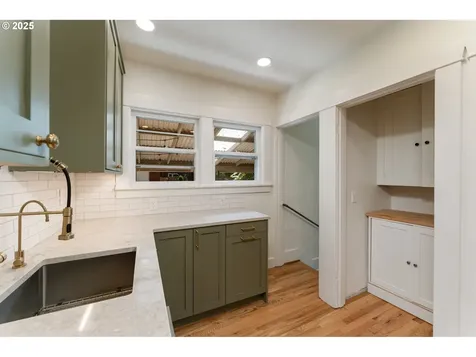 2209 F Street Vancouver WA 98663